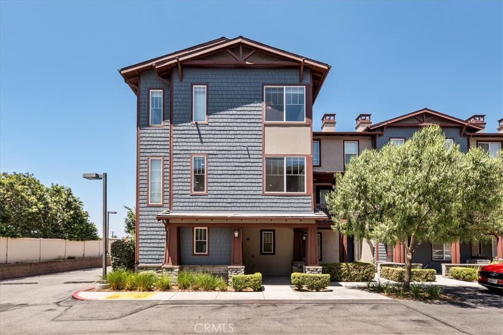 Townhouse at 709 S Azusa Avenue M, Azusa — photo 2 of 12