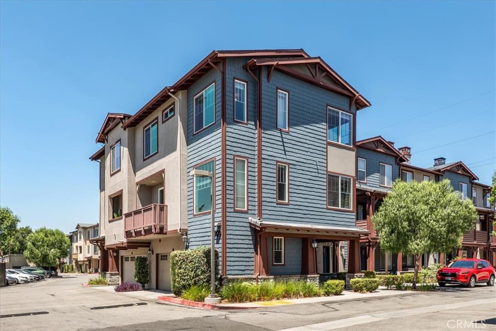 Townhouse at 709 S Azusa Avenue M, Azusa — photo 3 of 12