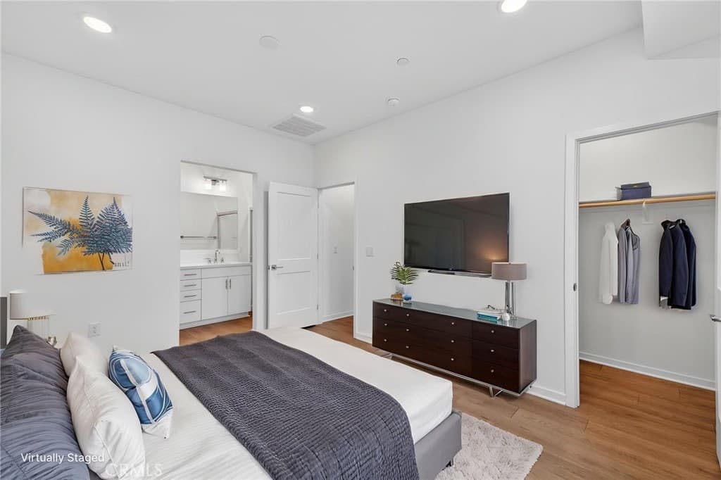 Townhouse at 461 Paradiso Place, Covina — photo 2 of 12