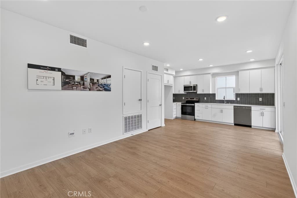 Townhouse at 457 Paradiso Place, Covina — photo 4 of 12