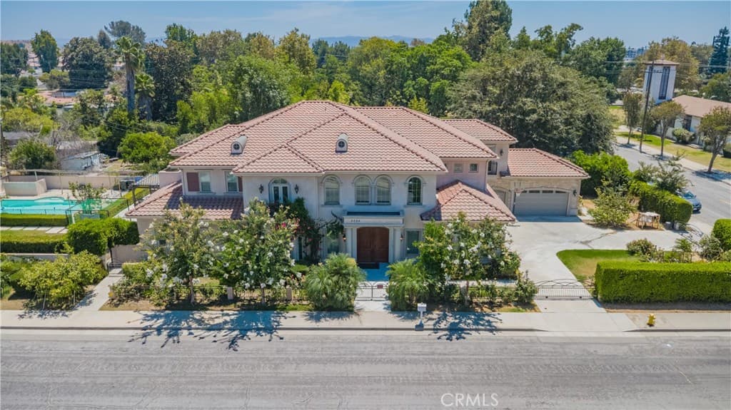 Commercial at 2702 S 10th, Arcadia — photo 1 of 12