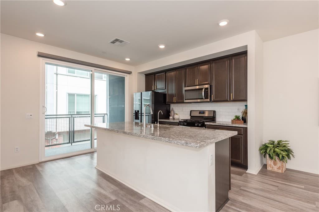 Condo at 711 Hudson Lane, West Covina — photo 6 of 12