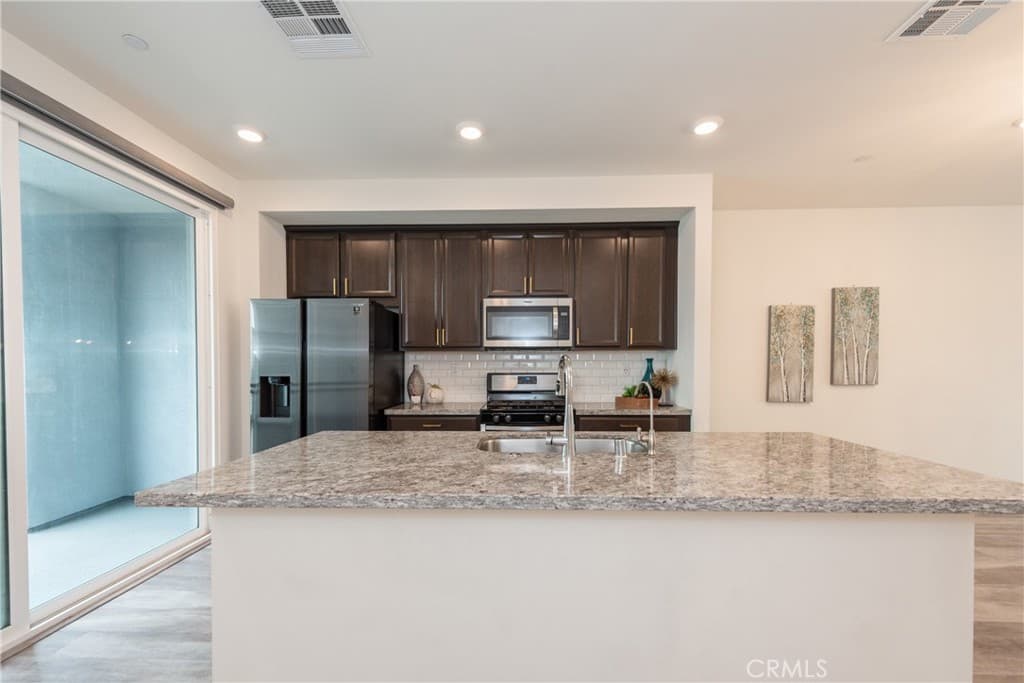 Condo at 711 Hudson Lane, West Covina — photo 8 of 12