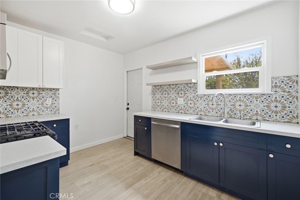 Home at 206 Acacia Street, Pomona — photo 2 of 12
