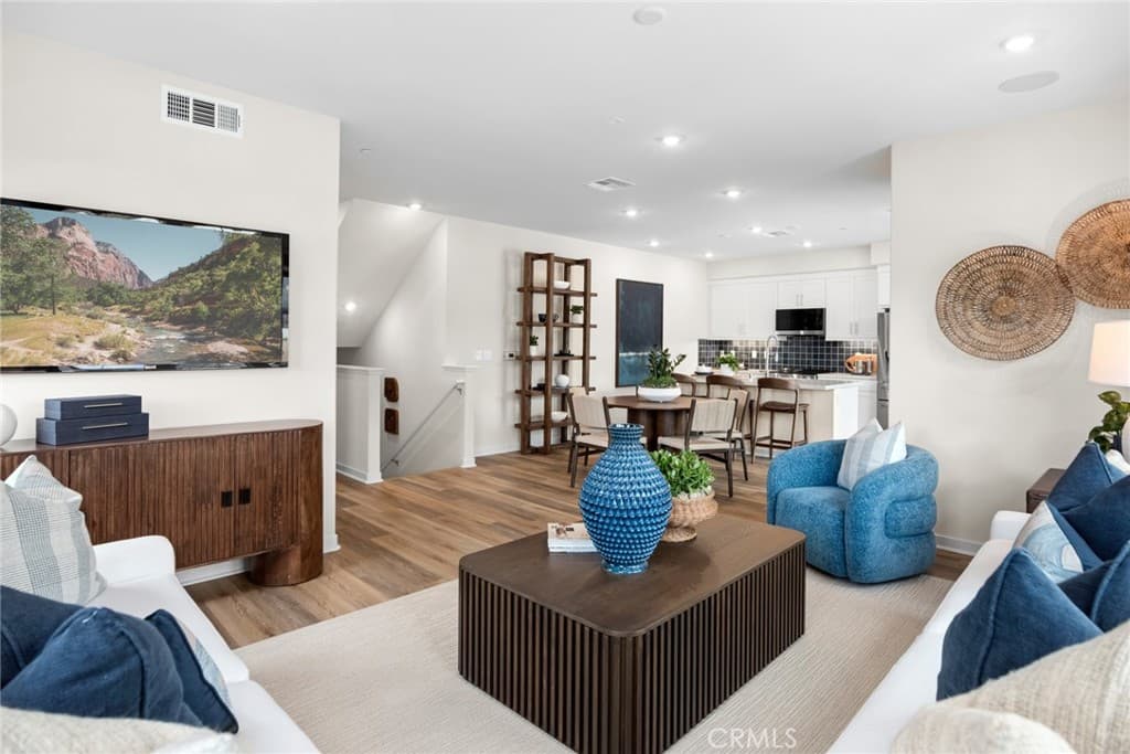 Condo at 561 Gregory Way, Glendora — photo 4 of 12