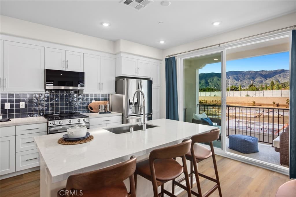 Condo at 561 Gregory Way, Glendora — photo 5 of 12