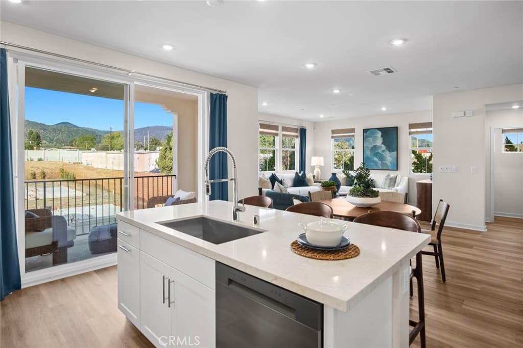 Condo at 561 Gregory Way, Glendora — photo 6 of 12