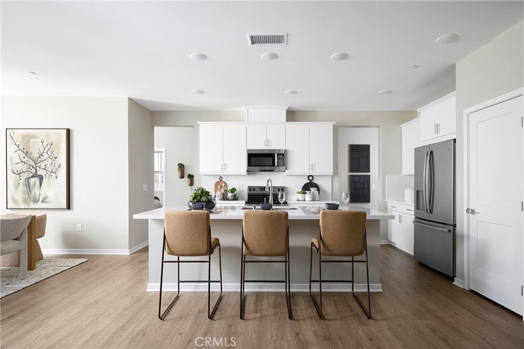Townhouse at 465 Paradiso Place, Covina — photo 3 of 12