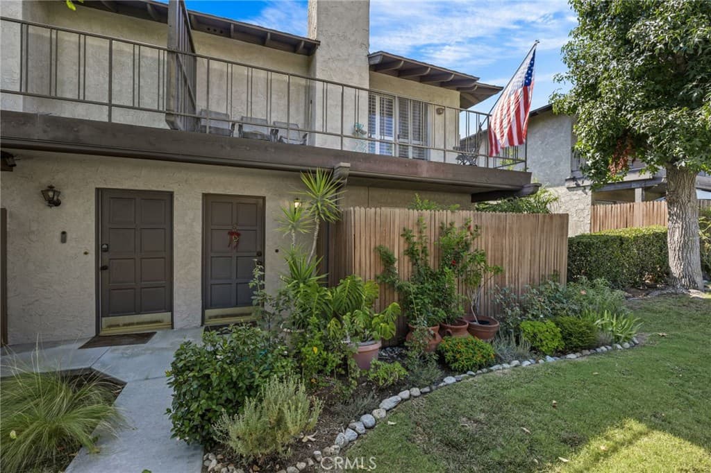Condo at 541 Linwood Ave C, Monrovia — photo 1 of 12