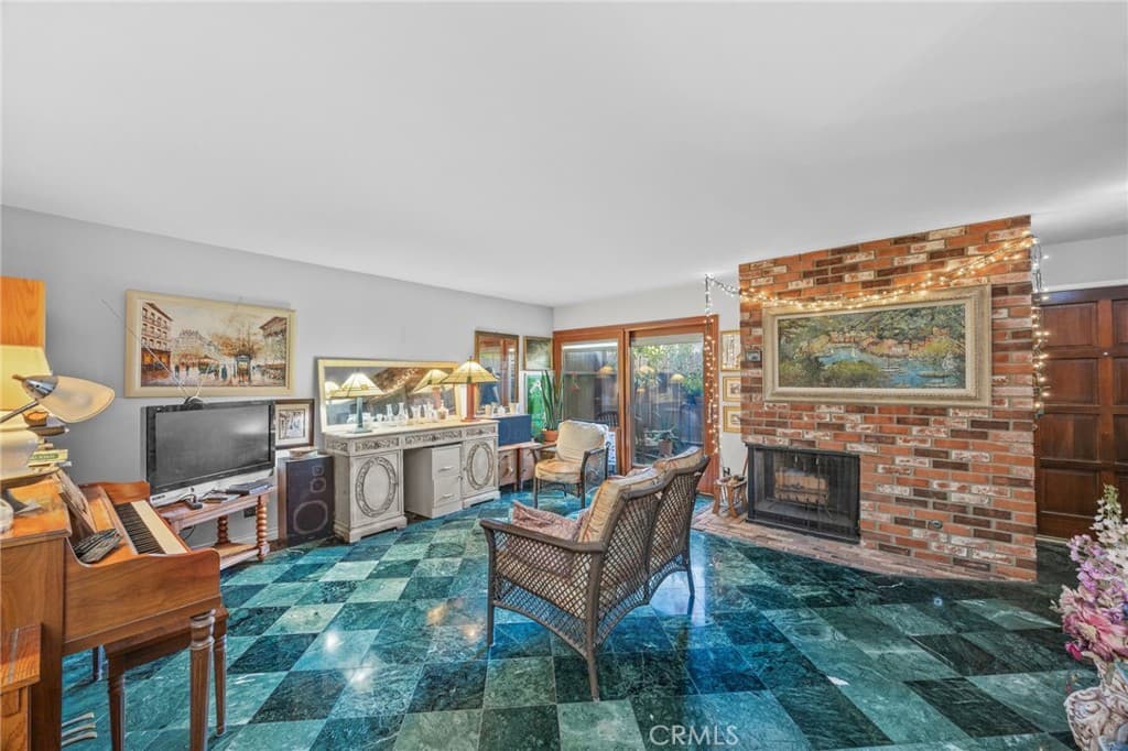 Condo at 541 Linwood Ave C, Monrovia — photo 5 of 12