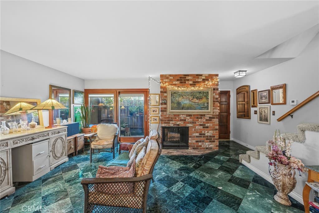 Condo at 541 Linwood Ave C, Monrovia — photo 6 of 12