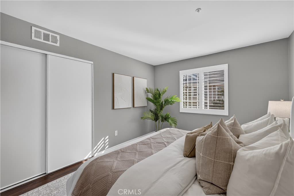 Townhouse at 323 Genoa St A, Monrovia — photo 11 of 12