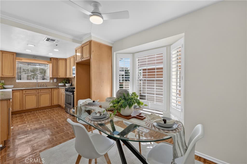 Townhouse at 323 Genoa St A, Monrovia — photo 4 of 12