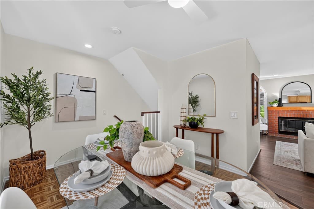 Townhouse at 323 Genoa St A, Monrovia — photo 5 of 12