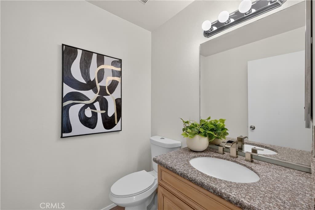 Townhouse at 323 Genoa St A, Monrovia — photo 9 of 12