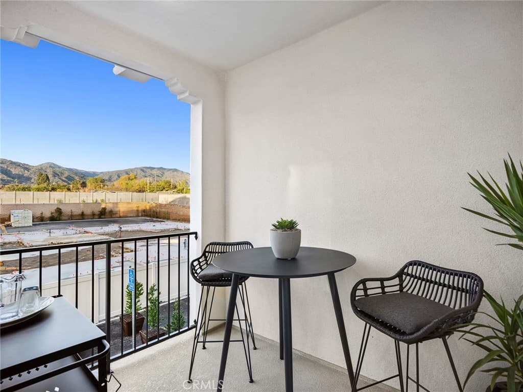 Townhouse at 548 Gregory Way, Glendora — photo 9 of 12