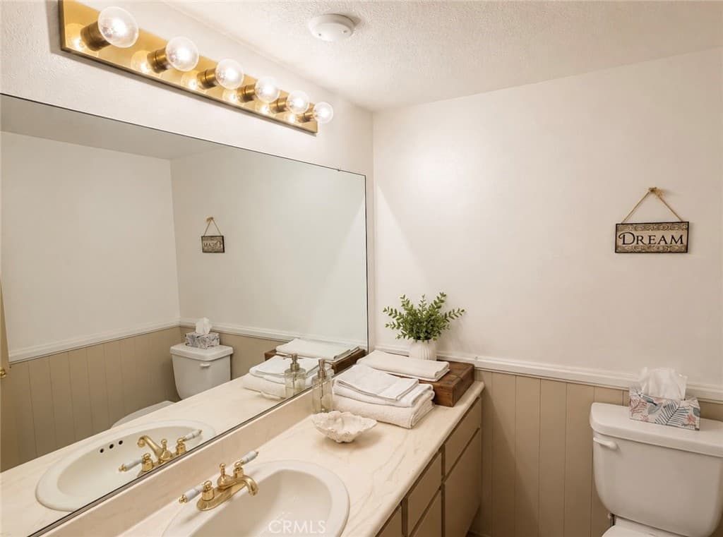 Townhouse at 1135 N Lyman Avenue, Covina — photo 3 of 3