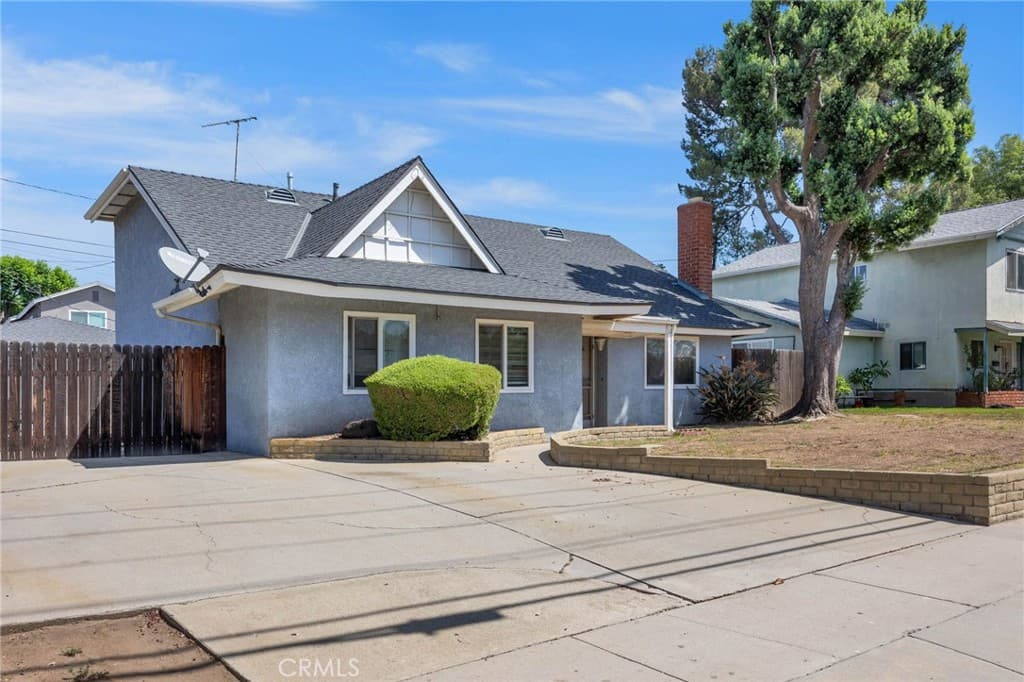 Home at 537 E Juanita, San Dimas — photo 4 of 12