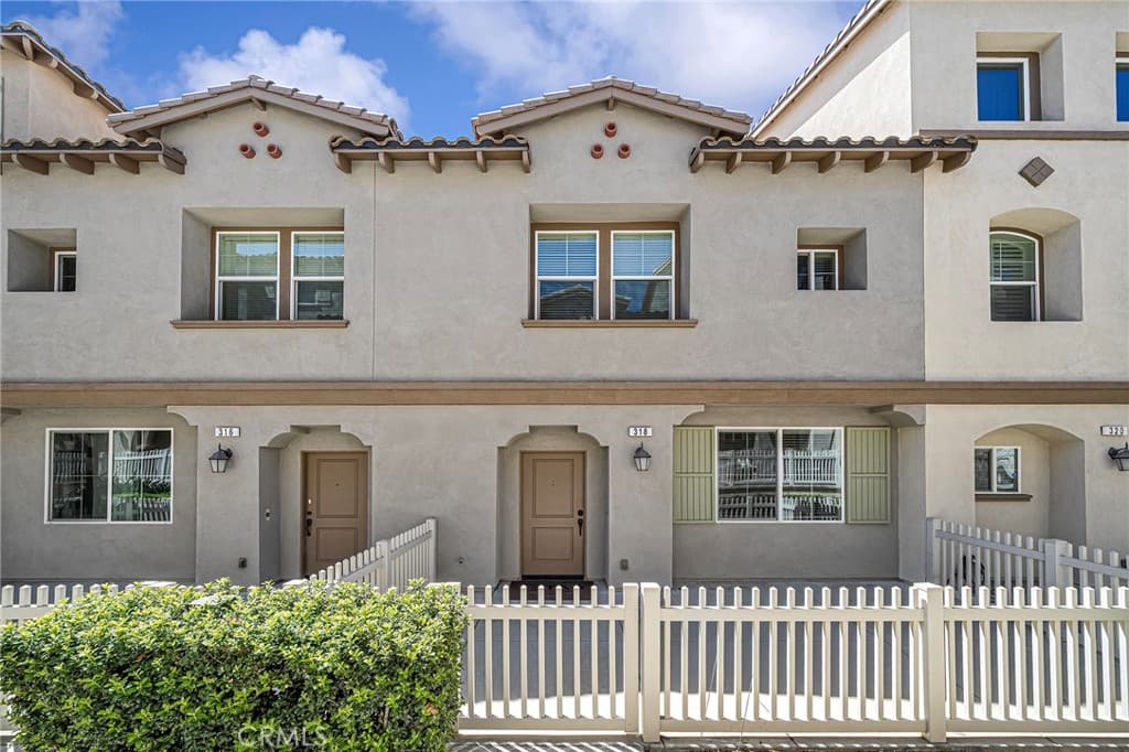 Condo at 318 N Calvados, Azusa — photo 1 of 12