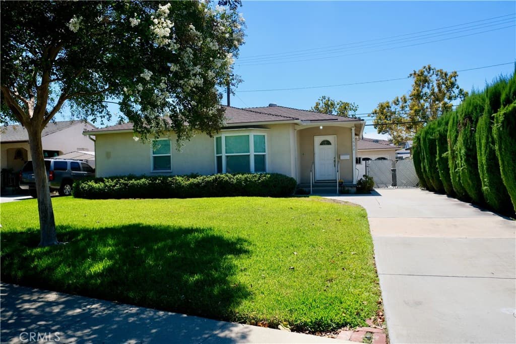 Home at 1632 Meserve, Pomona — photo 3 of 12