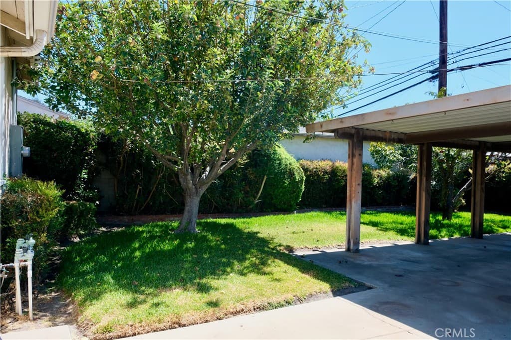 Home at 1632 Meserve, Pomona — photo 7 of 12