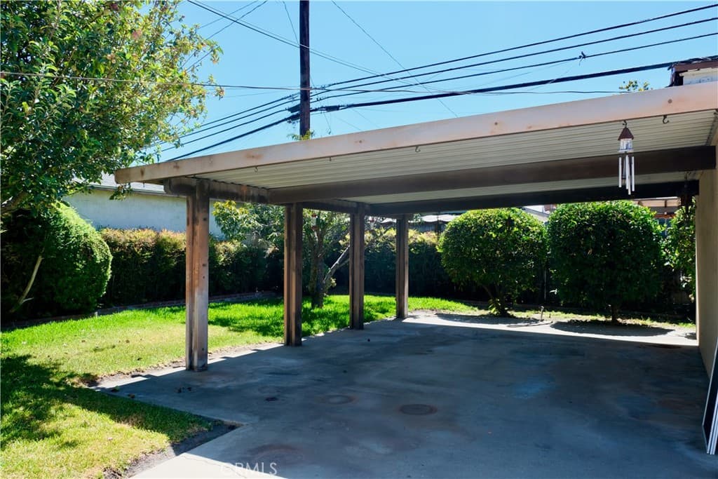 Home at 1632 Meserve, Pomona — photo 8 of 12