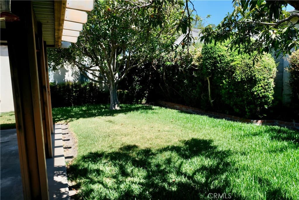 Home at 1632 Meserve, Pomona — photo 9 of 12