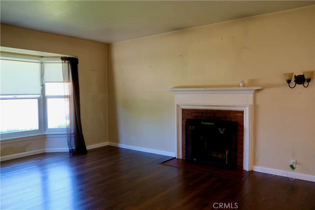 Home at 1632 Meserve, Pomona — photo 10 of 12