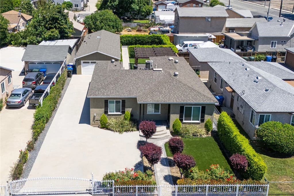 Home at 783 E Grand, Pomona — photo 3 of 12