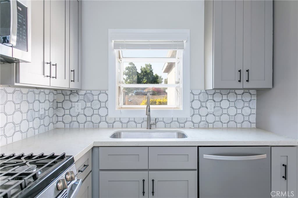 Home at 783 E Grand, Pomona — photo 9 of 12