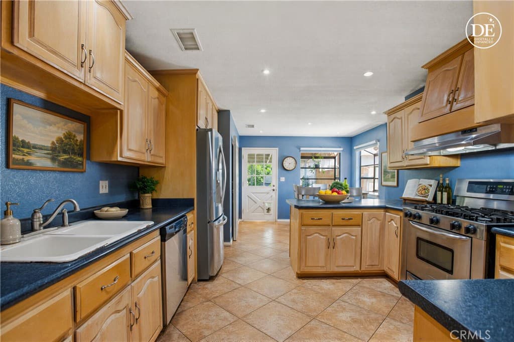 Home at 1911 W Palm, West Covina — photo 4 of 12