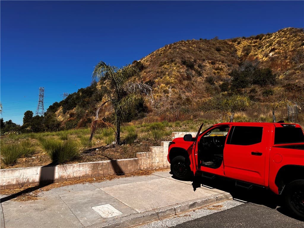 Home at 201 Mel Canyon, Duarte — photo 4 of 5