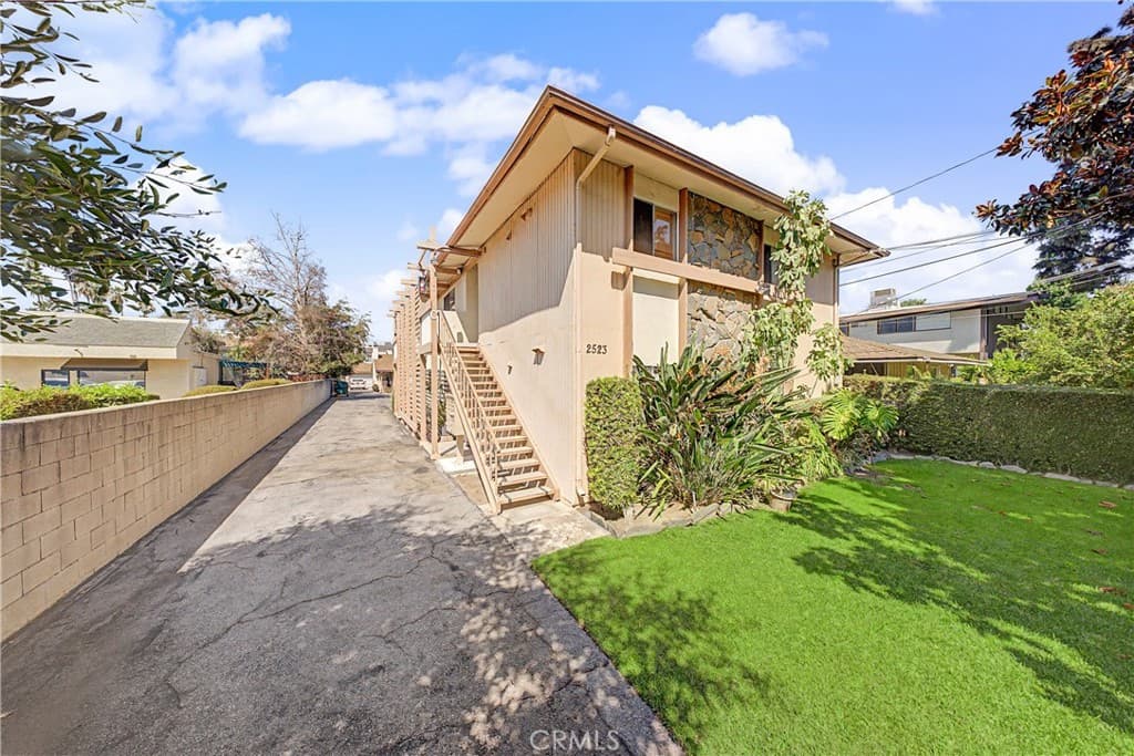 Multi-Family at 2521 S 6th, Arcadia — photo 1 of 12