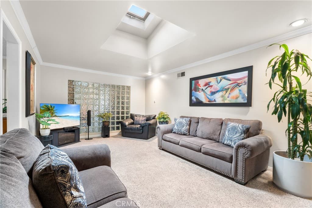 Home at 3364 Van Wig Avenue, Baldwin Park — photo 5 of 12