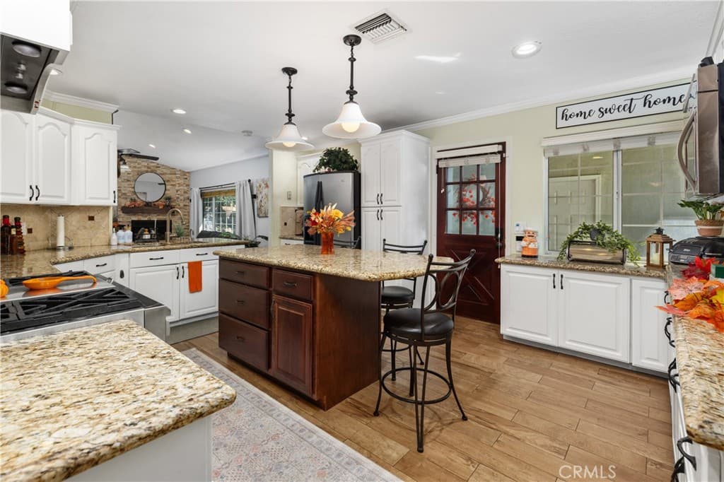 Home at 611 E Foothill Blvd, Glendora — photo 12 of 12