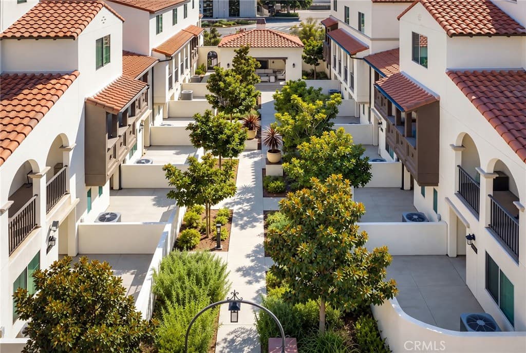 Townhouse at 2624 Paisly Court, Arcadia — photo 4 of 12