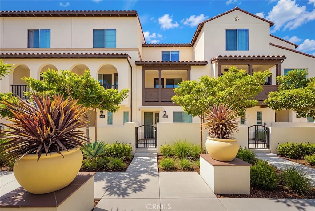 Townhouse at 2624 Paisly Court, Arcadia — photo 5 of 12