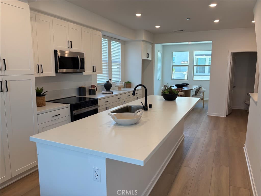 Townhouse at 238 Stillwater Lane, Claremont — photo 11 of 12