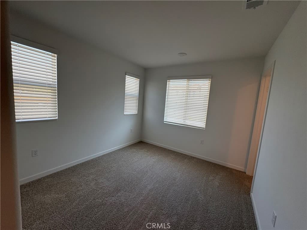 Townhouse at 238 Stillwater Lane, Claremont — photo 9 of 12