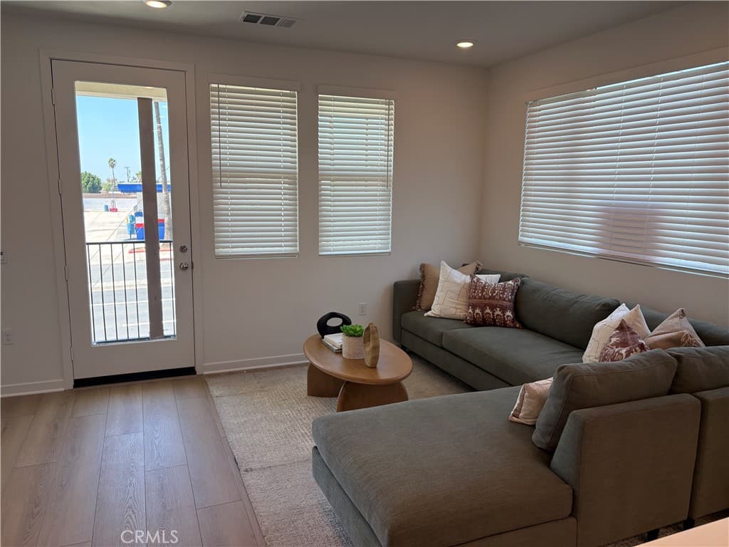 Townhouse at 238 Stillwater Lane, Claremont — photo 10 of 12