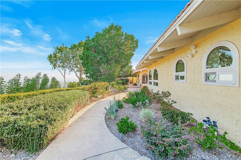 Home at 821 Guanajuato Drive, Claremont — photo 5 of 12