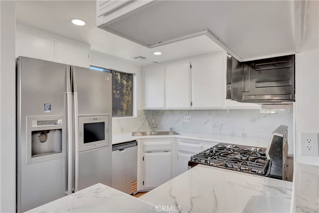 Condo at 609 E Phillips, Pomona — photo 12 of 12