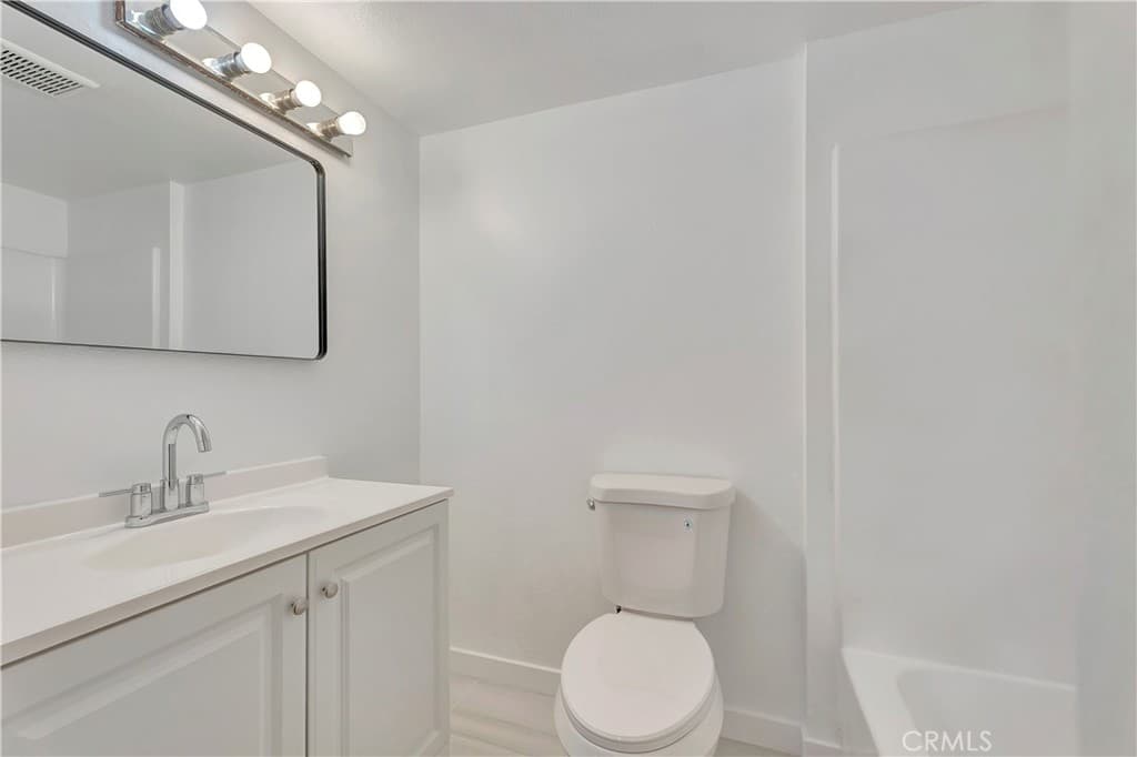 Condo at 609 E Phillips, Pomona — photo 6 of 12