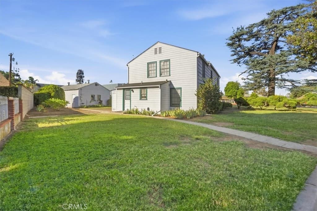 Home at 604 E Barbara, West Covina — photo 10 of 12