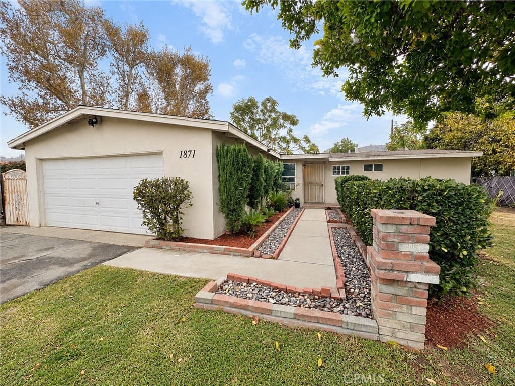 Home at 1871 Glenpark, Pomona — photo 9 of 12