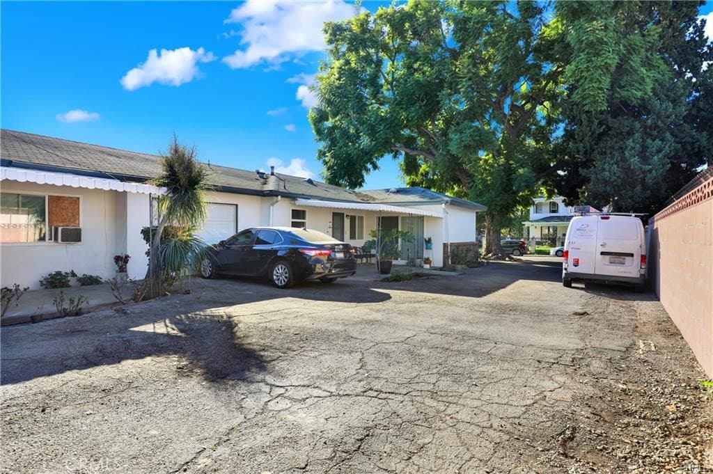 Multi-Family at 291 W Artesia Street, Pomona — photo 4 of 12
