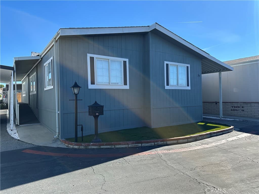 Home at 201 E Arrow Hwy 35, Glendora — photo 4 of 12