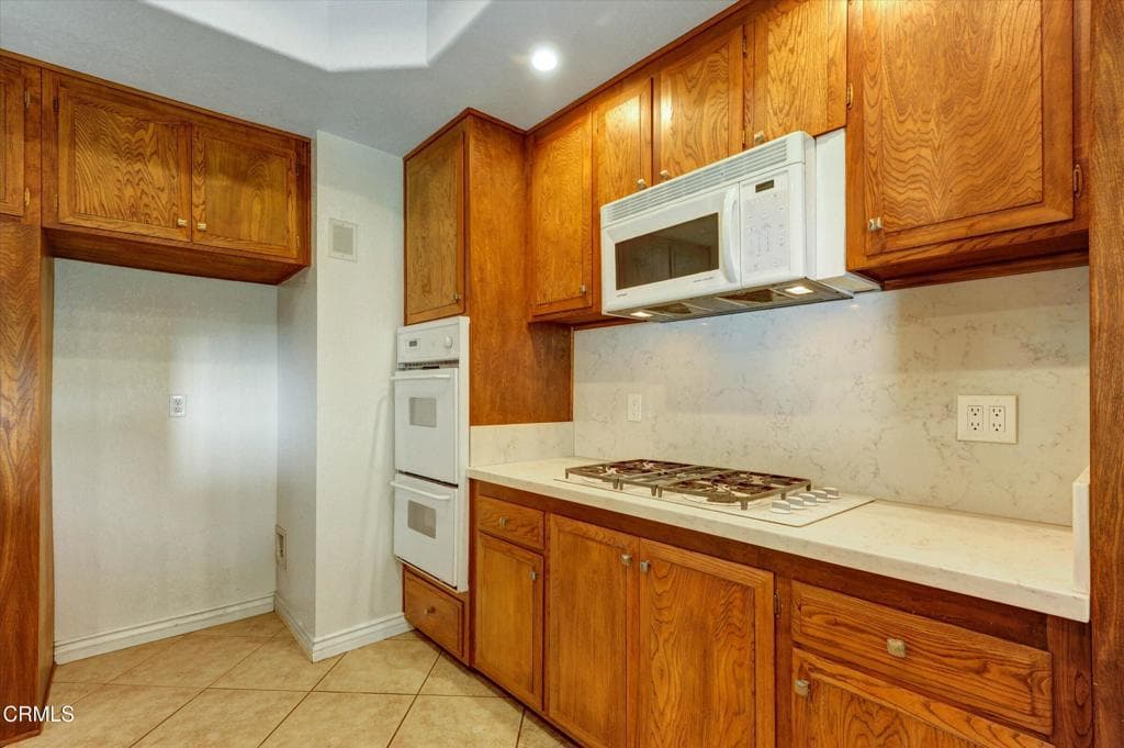 Home at 368 Fuego Avenue, Pomona — photo 11 of 12