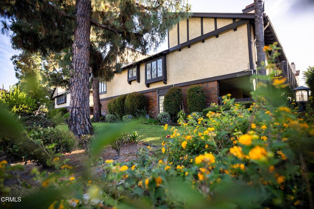 Townhouse at 503 W Duarte Road 6, Arcadia — photo 2 of 12