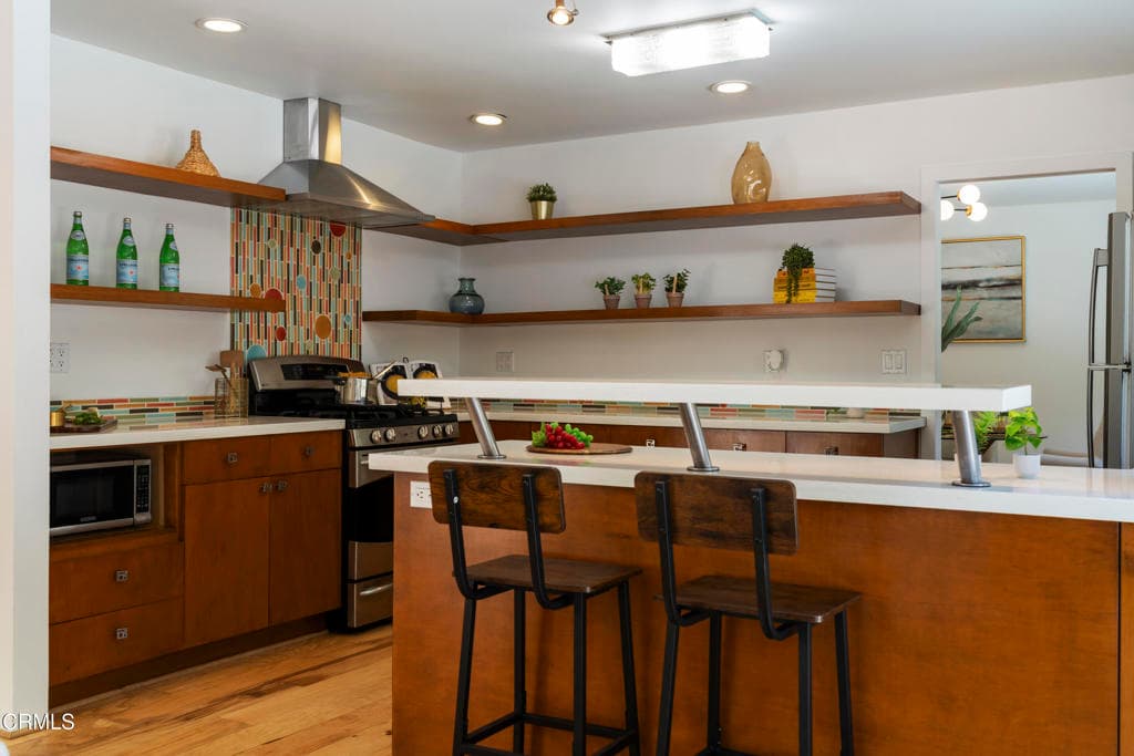 Home at 579 Acacia Street, Sierra Madre — photo 4 of 12